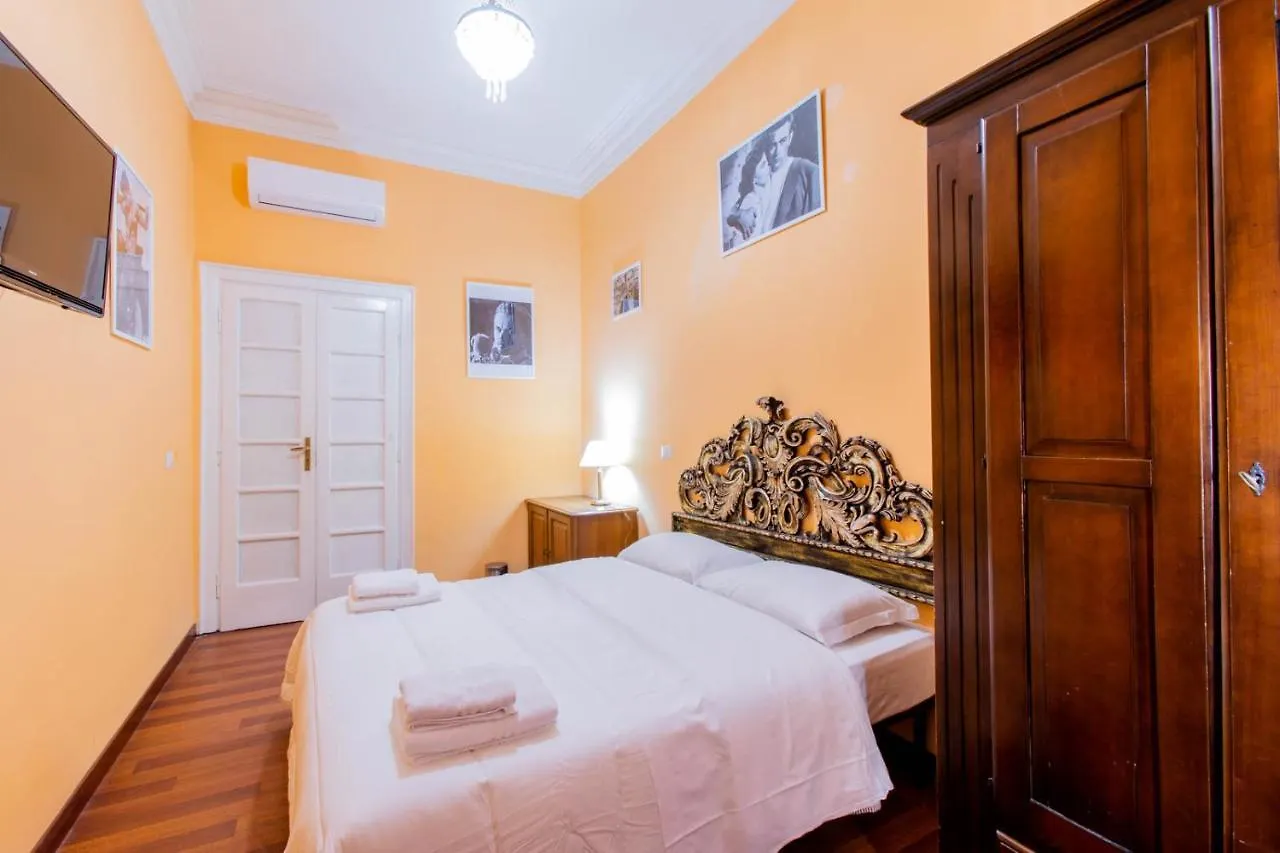Flower Guesthouse Rom Pensionat