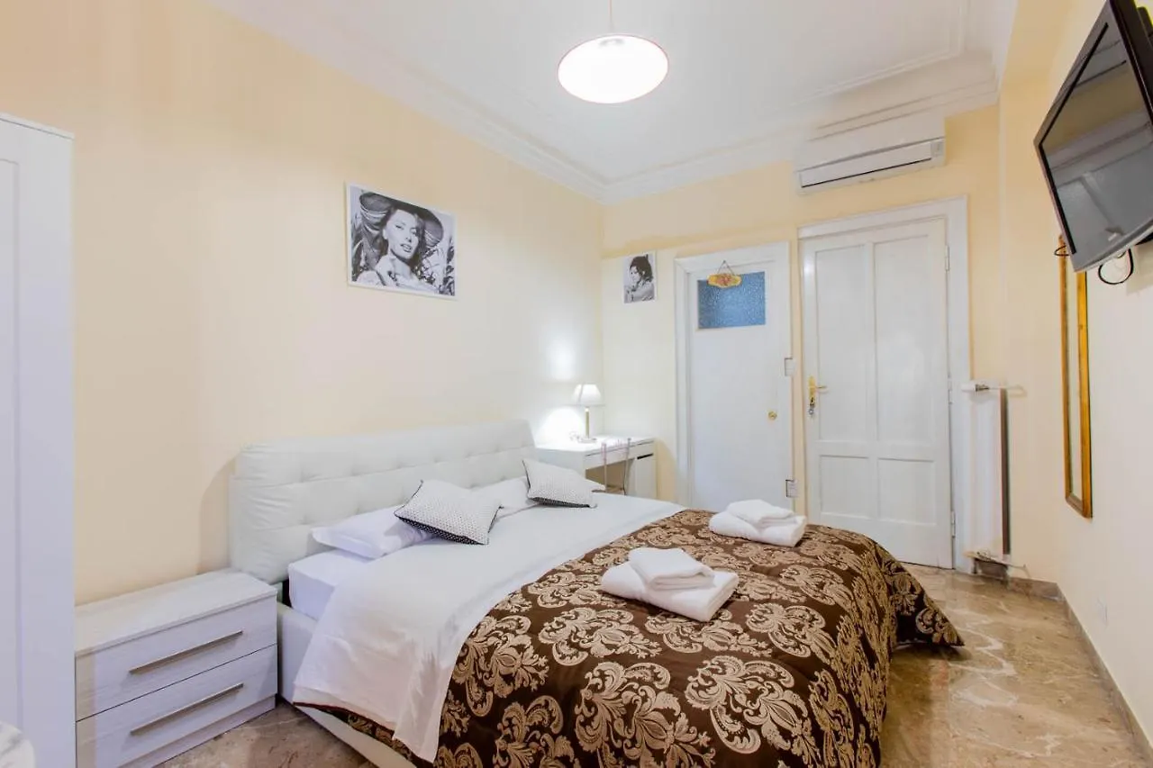 Flower Guesthouse Rom Italien